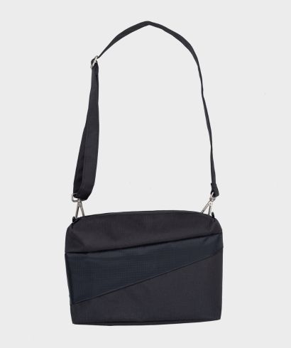susan-bijl-the-new-bum-bag-black-and-black-medium-1