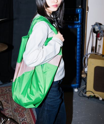 susan-bijl-the-new-shopping-bag-greenscreen-and-treble-large-2
